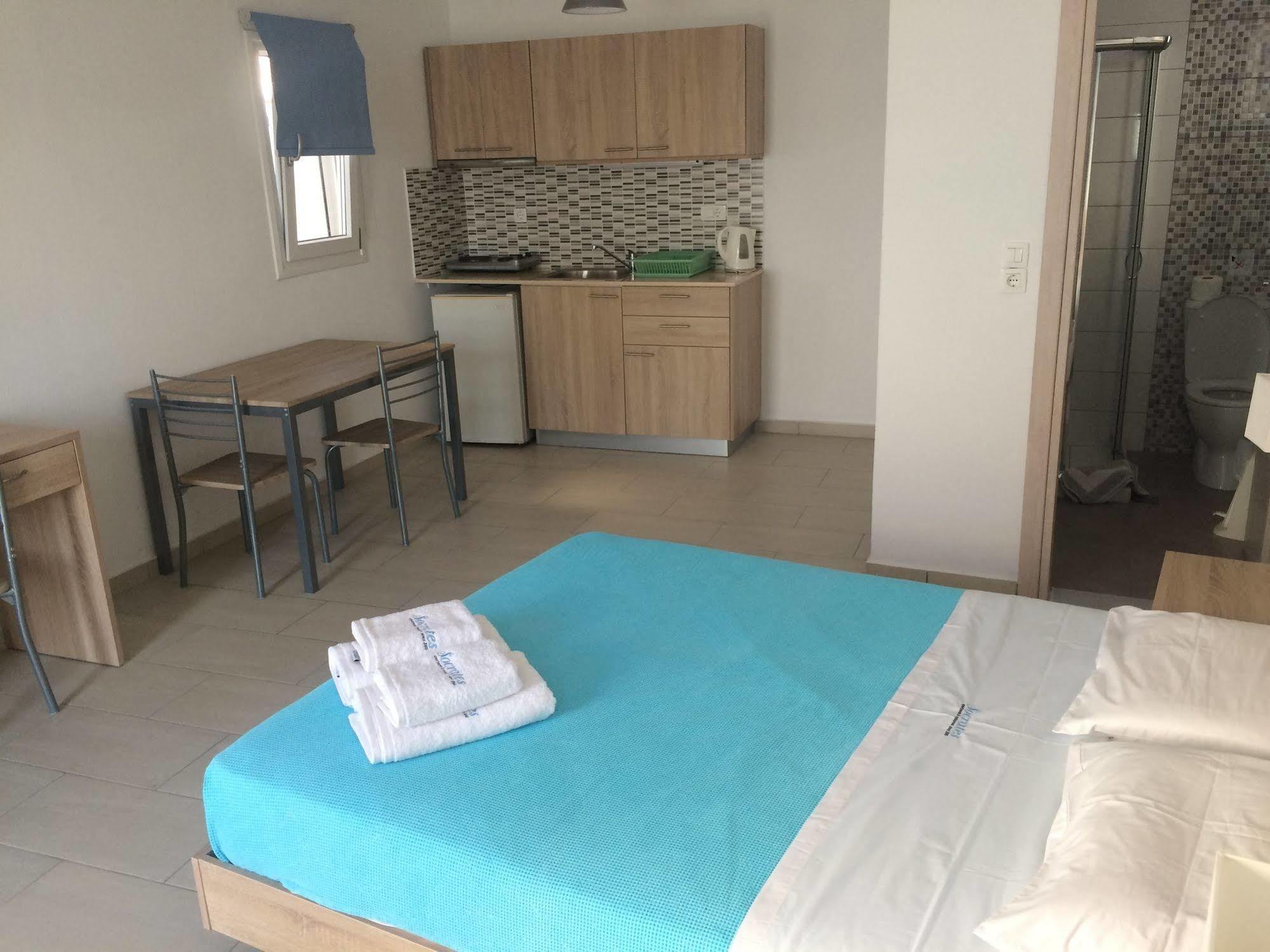 Socrates Apartmens & Restaurant มิลาโตส ภายนอก รูปภาพ