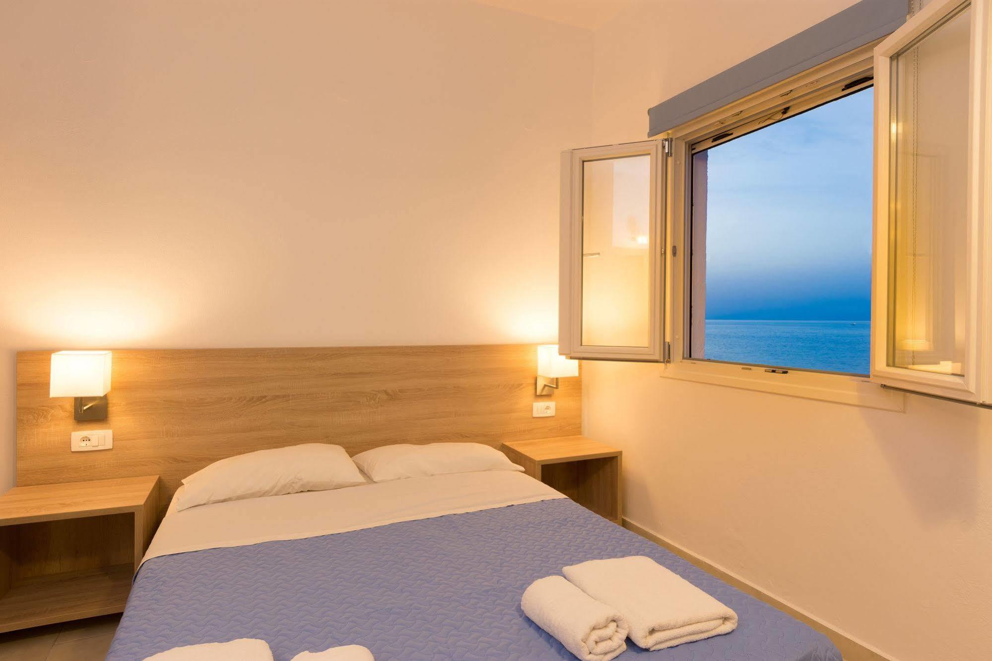 Socrates Apartmens & Restaurant มิลาโตส ภายนอก รูปภาพ